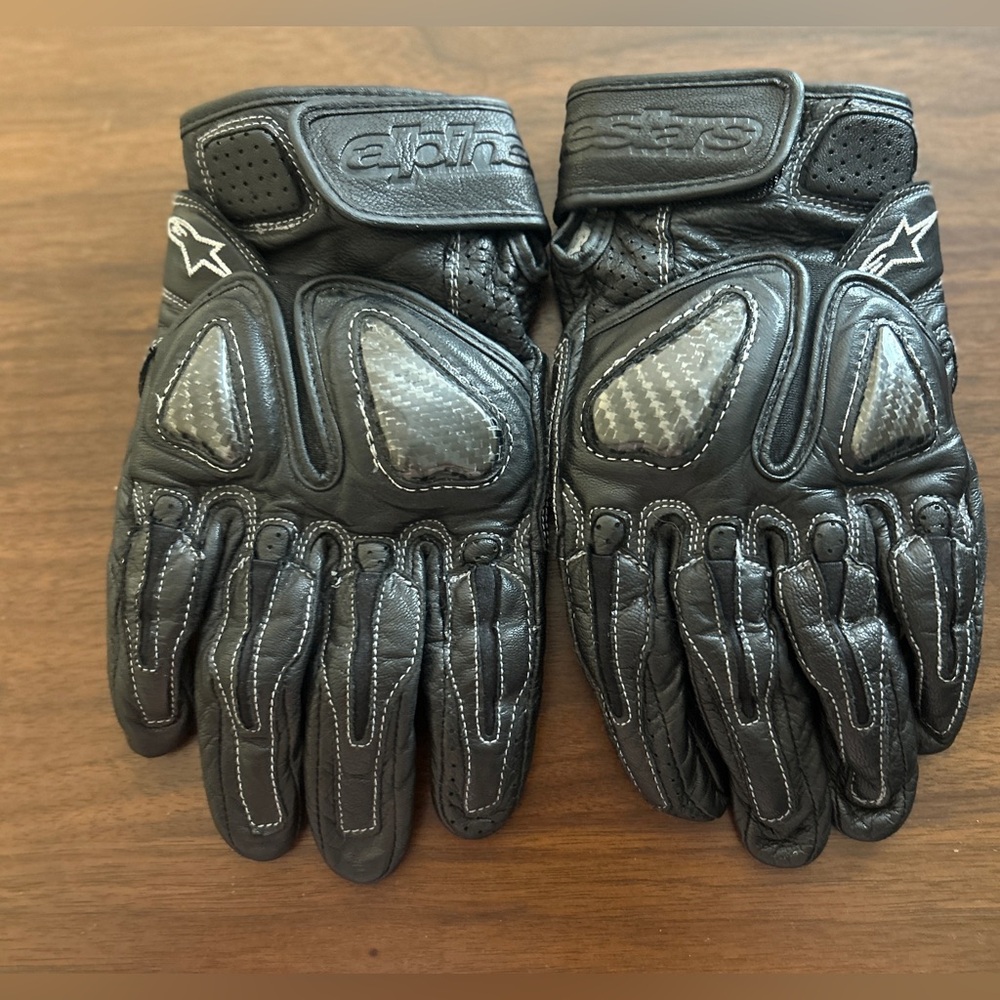 Alpinestars Black Leather Motorcycle Glove with Embossed Strap